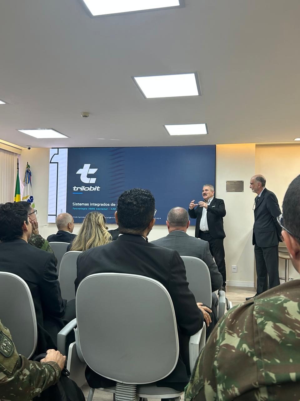 A Trilobit Global apresentando suas soluções de segurança integrada